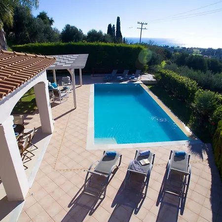 Dina Villa *